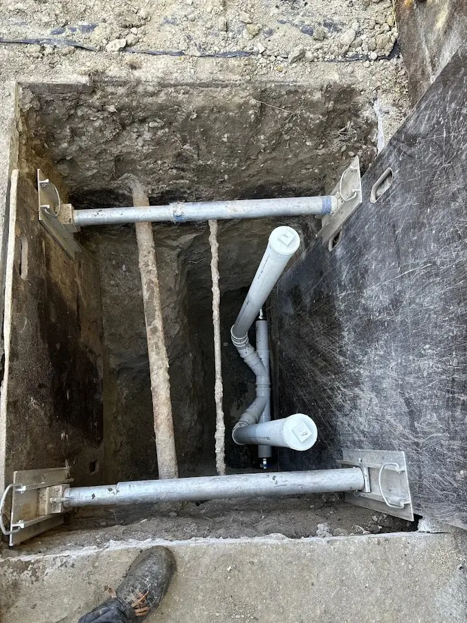 Experienced plumber completing Drain Cleaning work in Kelseyville